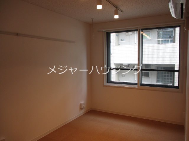 ラシクラス四谷　24時間演奏可能　電子楽器・DTM等の演奏可能。※種類によって音量調整必要な場合があります。 リビング