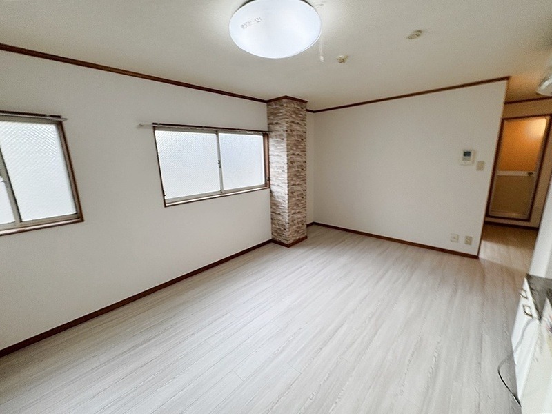 b'casa所沢下山口re-born 　防音室内にて９：00～24：00演奏可　防音室1.5帖設置済 リビング
