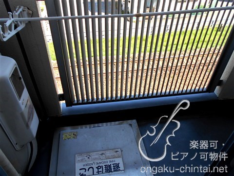 相模楽聖会館   8:00～24:00演奏可（一部号室8：00～21：00まで）　昭和音楽大学 ベランダ