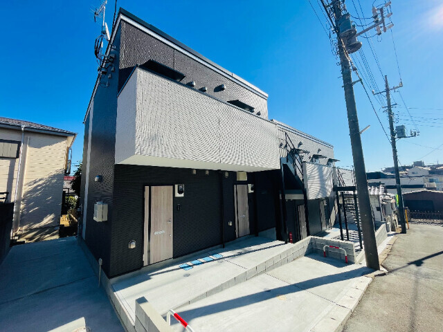 リヴェールコート三山 203号室 外観