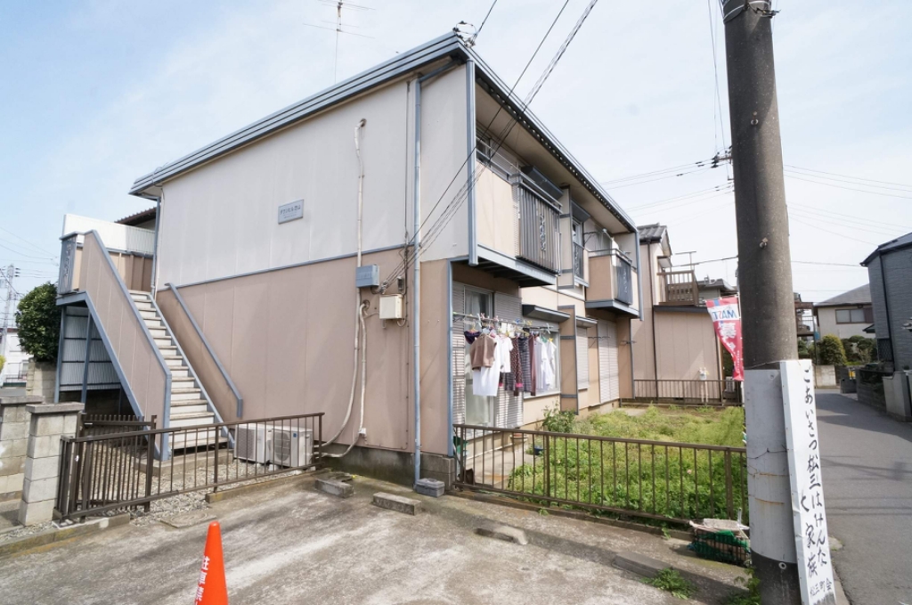 ダウンヒル芝山 202号室 外観
