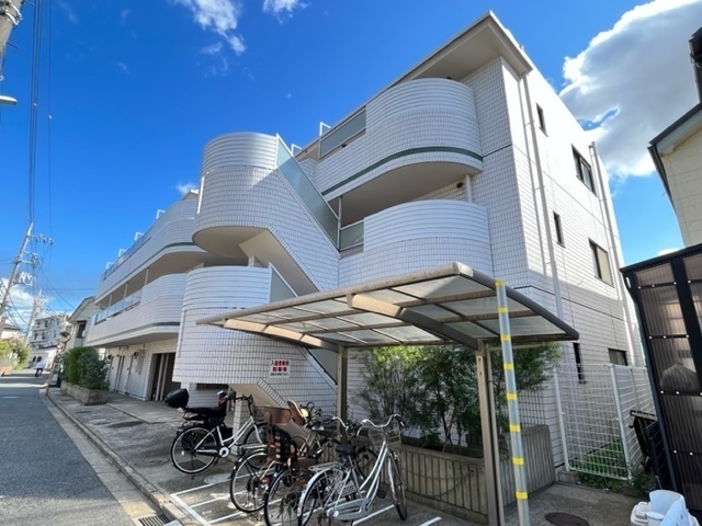 アーバンス屋敷 301号室 外観