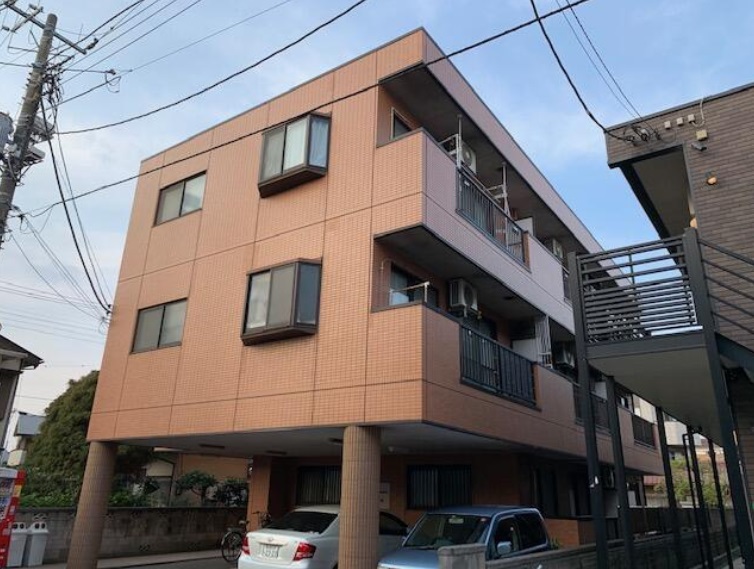 完倉マンション 303号室 外観