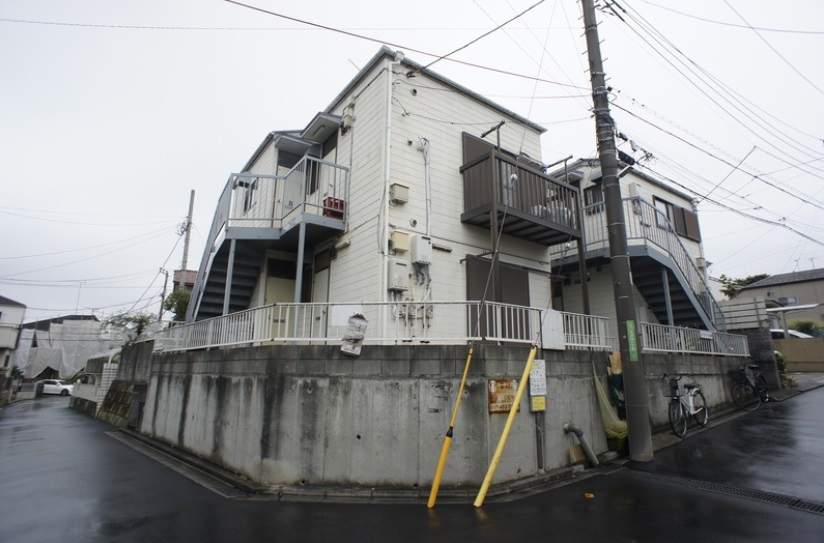 ホワイトハウスＡ棟 102号室 外観