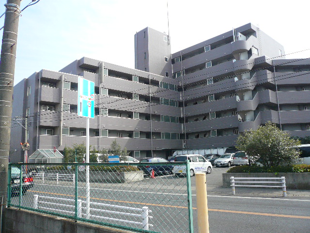 シャトルグランディ 106号室 外観