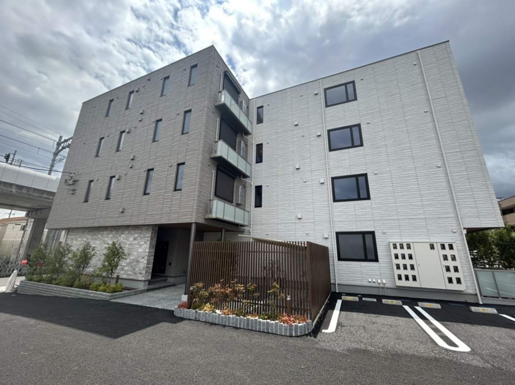 モンルミエール 203号室 外観