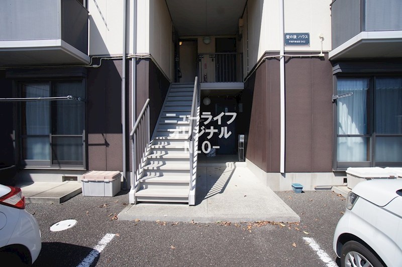 堂の後ハウス エントランス