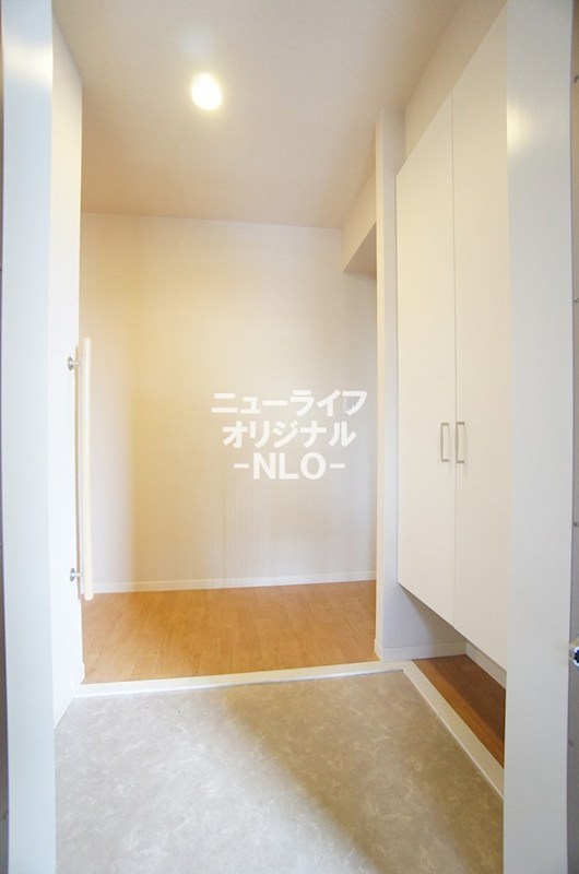 カーサフェリーチェＤ 玄関