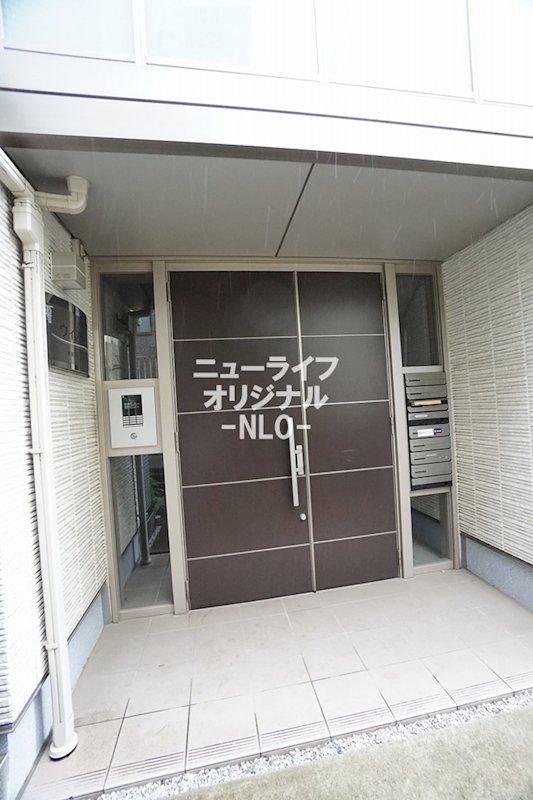 ウィステリア エントランス