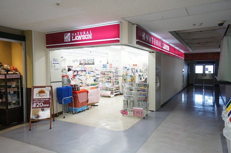 ウィステリア コンビニ