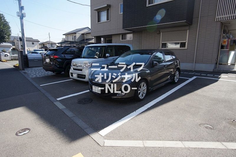 マーリエ 駐車場
