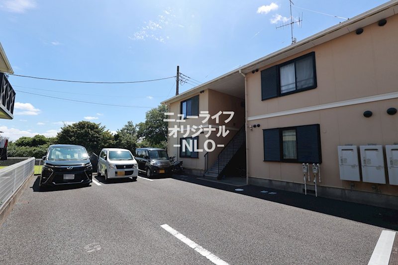 ヒルサイド三田Ｂ 駐車場