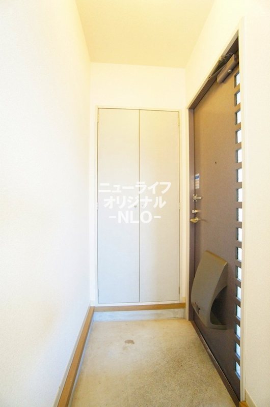 ヒルサイド三田Ｂ 玄関