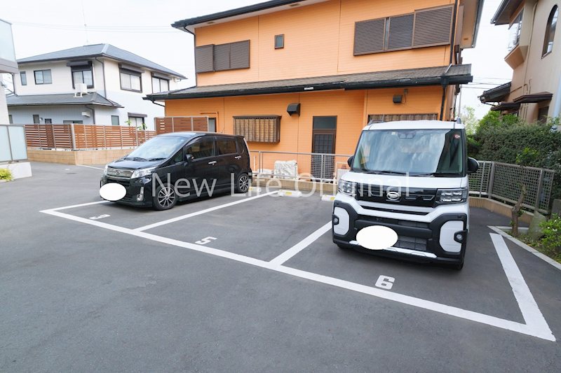 コンフォート　ミエル 駐車場