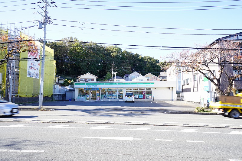 クローバーズヒル　B  コンビニ