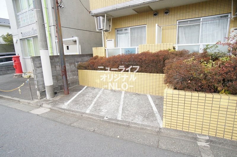 ユースピア本厚木 駐車場