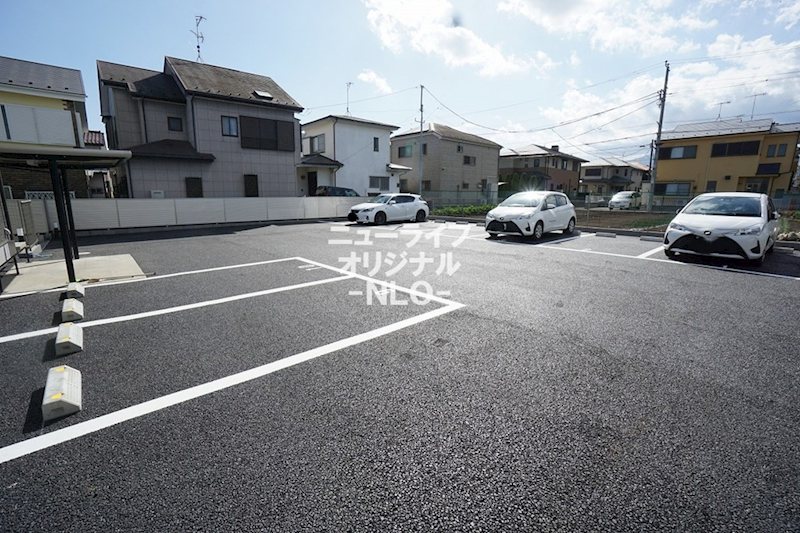 アドミラブールＡ 駐車場