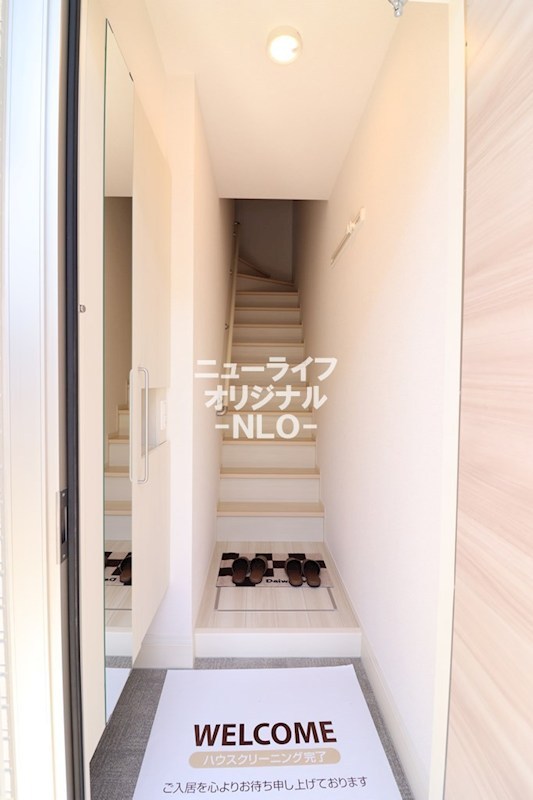 クレセントＣ 玄関