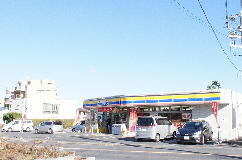 リブリ・厚木旭町 コンビニ