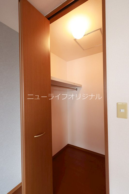 アゼリア 収納