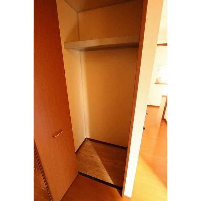 パークヒルかじやＢ 収納