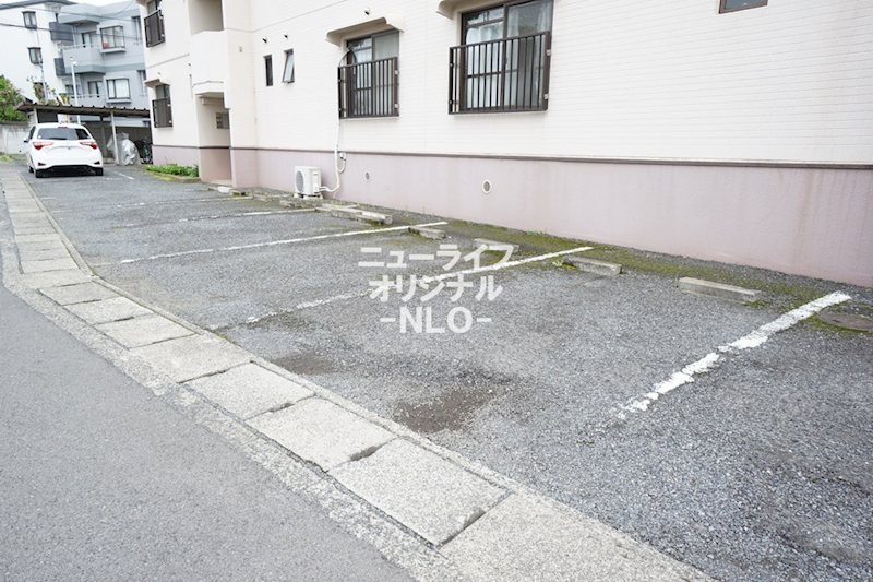 ハイツ聖原 駐車場
