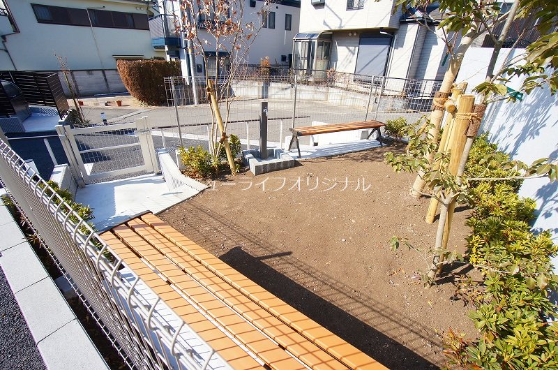 トロワベルテュ その他