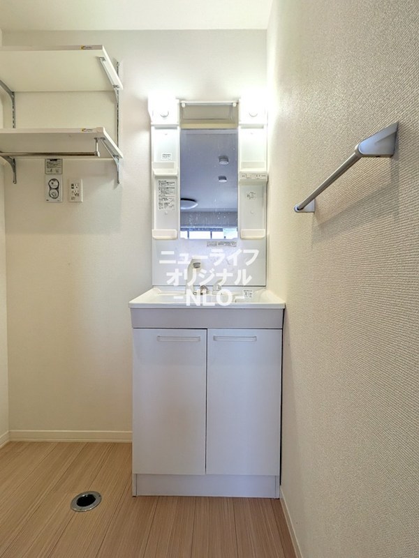 クレセントエス その他