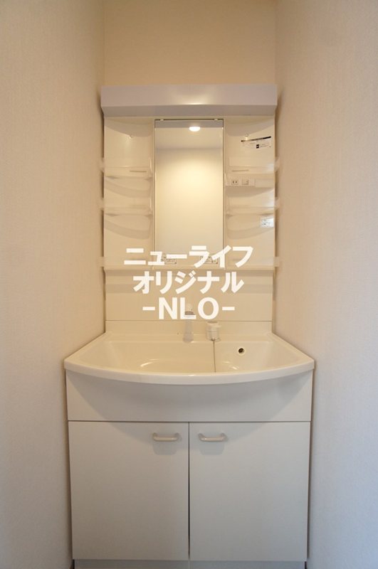 ラ・ミア・オート　大磯町ガレージハウス　A棟 洗面所
