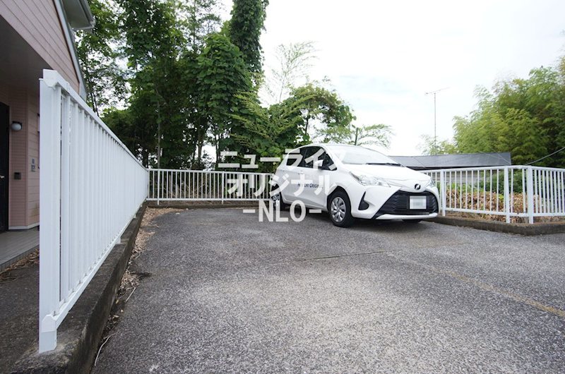 金井ビューヒルズＢ棟 駐車場