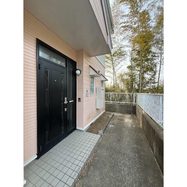 金井ビューヒルズＢ棟 玄関