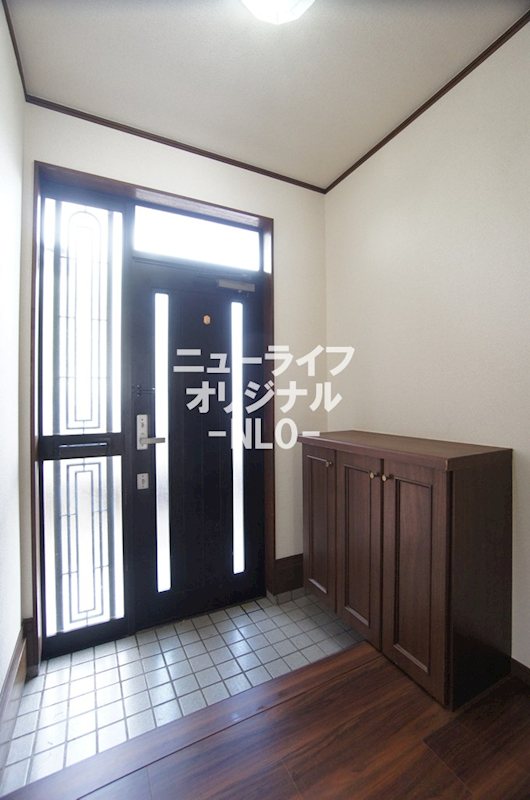 金井ビューヒルズＢ棟 玄関