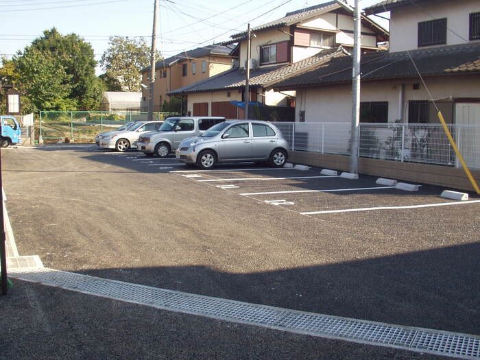 プリーマヴェール　B 駐車場