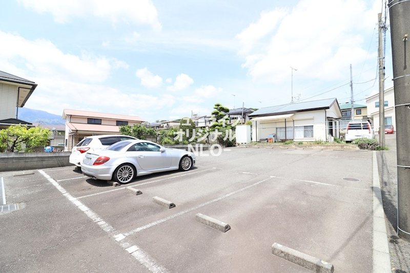 エクセレン 駐車場