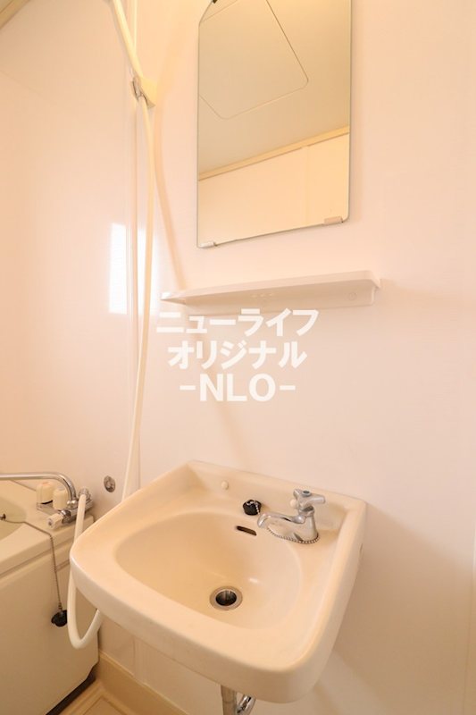 レザンシャトー 洗面所