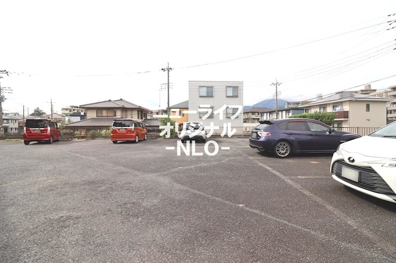 レザンシャトー 駐車場