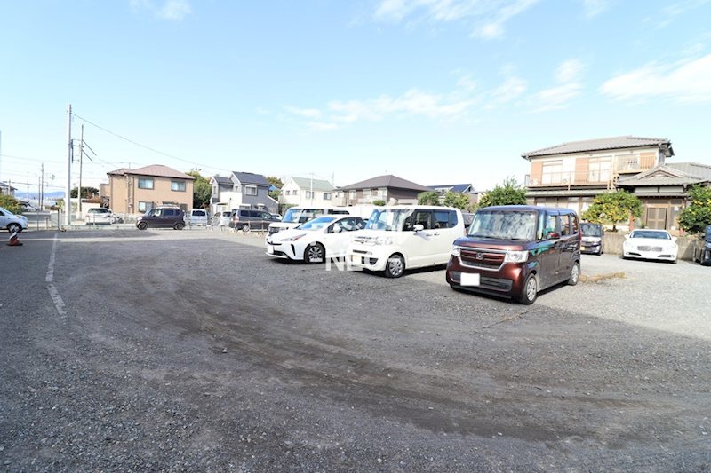 ヴィーベルＫ３ 駐車場