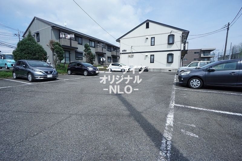 フラワーメゾン 駐車場