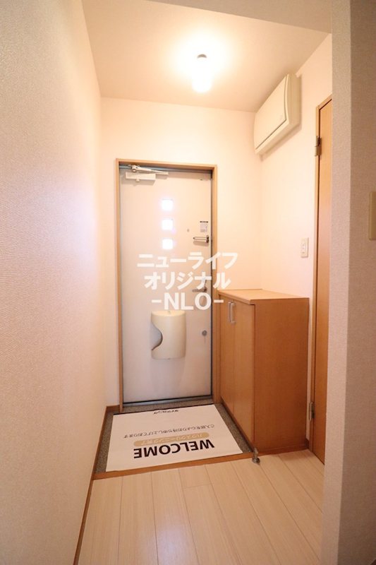 リヴィエール B 玄関