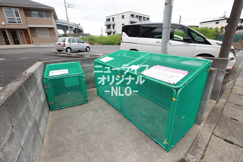 ウイングコート 駐車場