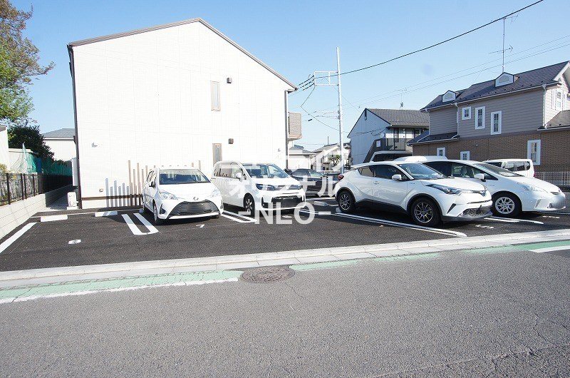 グラースＫ 駐車場