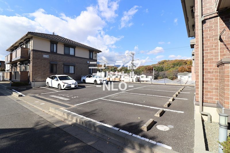 グランフォート　弐番館 駐車場