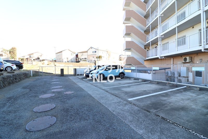 マンションビスタリカ 駐車場