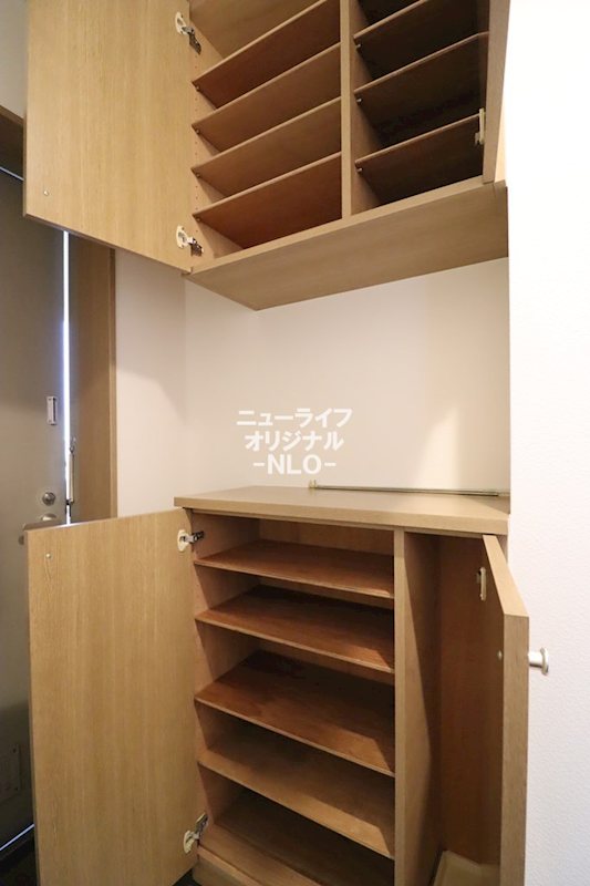 メゾン１２１７ 玄関