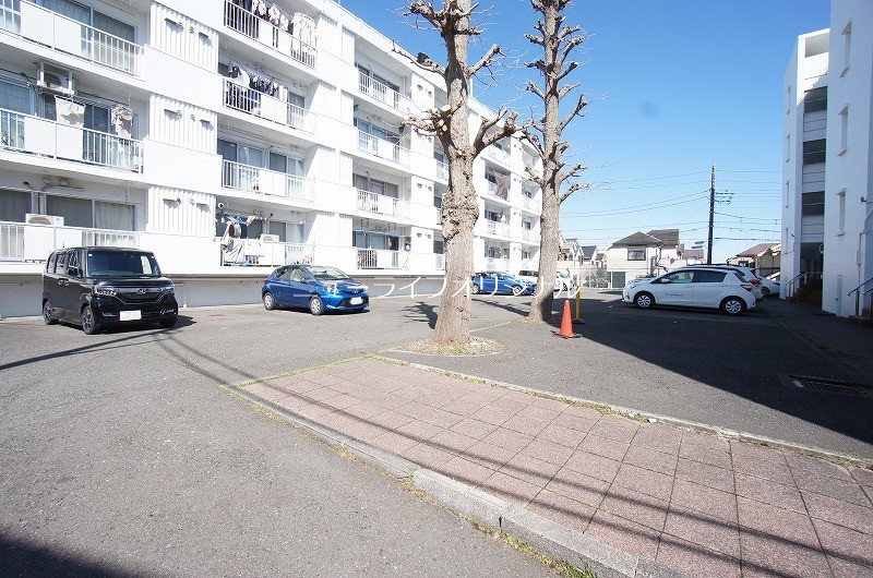 ラフィーネ町田Ｂ館 駐車場