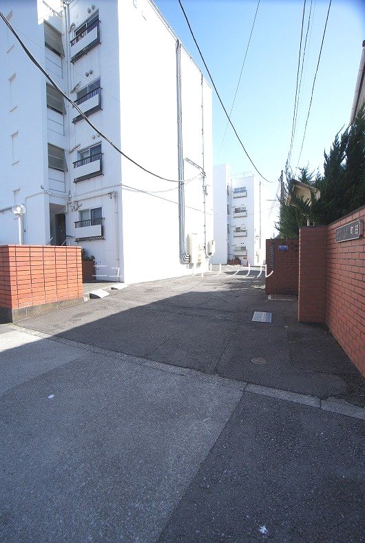 ラフィーネ町田Ｂ館 駐車場