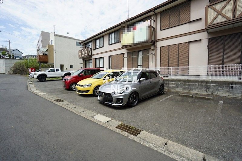 コーポひまわりB 駐車場