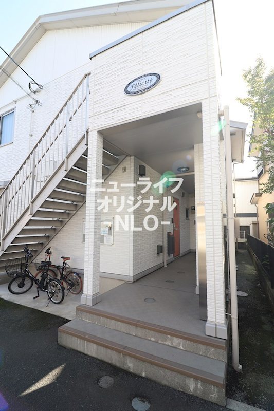 フェリシテ エントランス