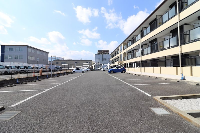 リビングタウン厚木 駐車場