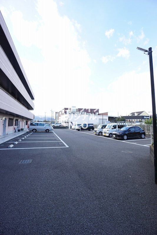 ソレイユ楠 駐車場